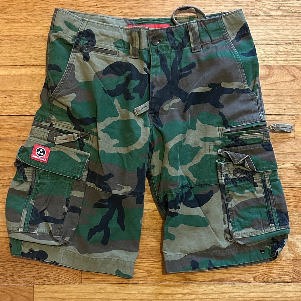 Molecule Camo Cargo Shorts- 32inch- 12inch inseam